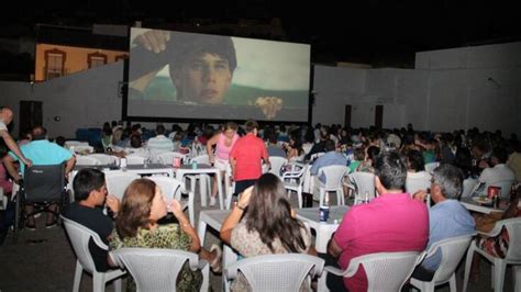 cine de verano tomares|Cinema Tomares dice adiós después de casi 60 años de cine de。